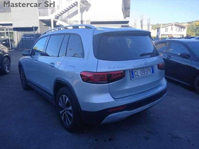 MERCEDES-BENZ GLB 200 usata, con Airbag