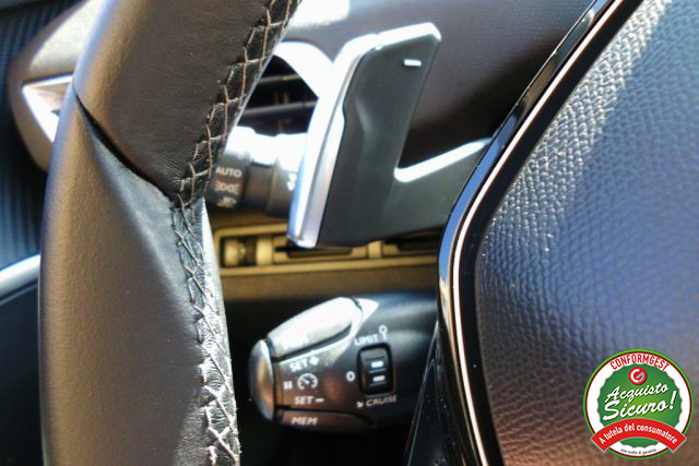 PEUGEOT 3008 usata, con Sedile posteriore sdoppiato