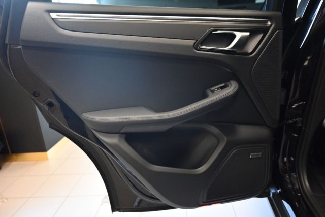 PORSCHE Macan usata 245
