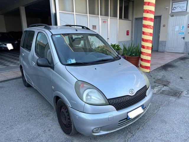TOYOTA Yaris usata, con Autoradio