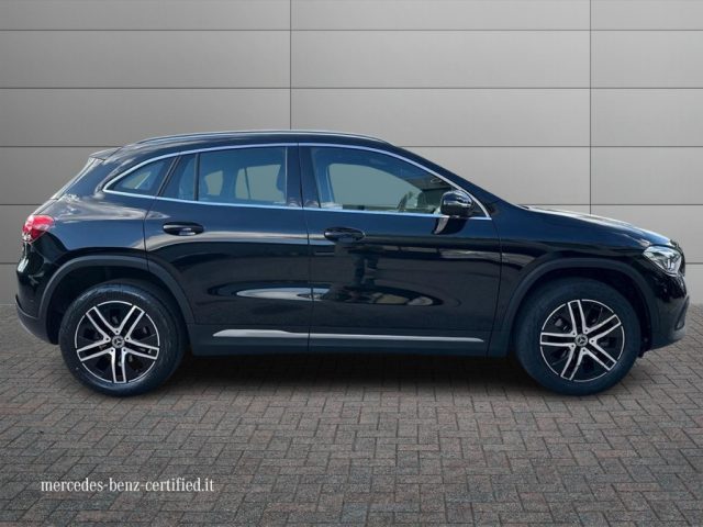 MERCEDES-BENZ GLA 180 usata, con Alzacristalli elettrici