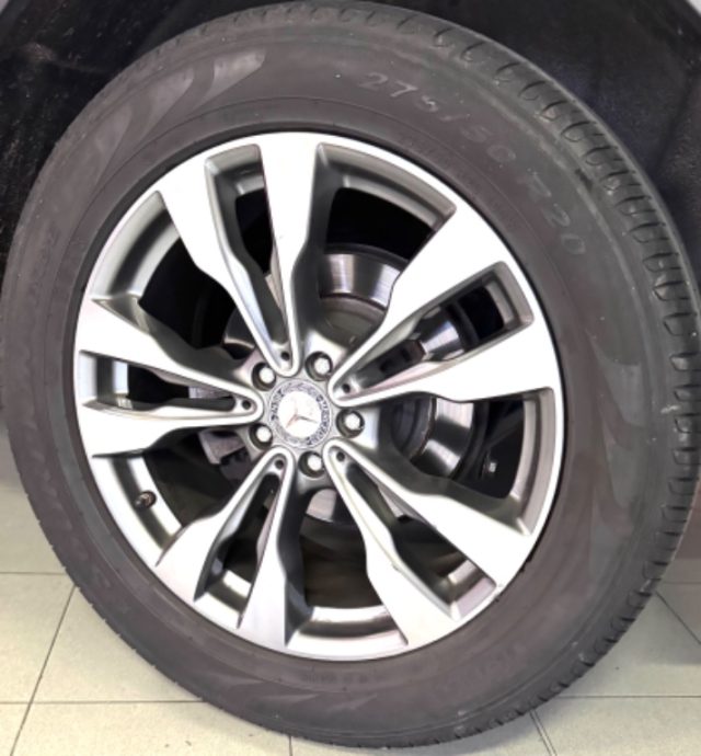 MERCEDES-BENZ GLE 350 usata, con Sensori di parcheggio posteriori