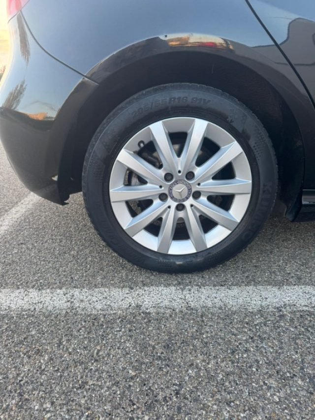 MERCEDES-BENZ A 180 usata, con Cerchi in lega