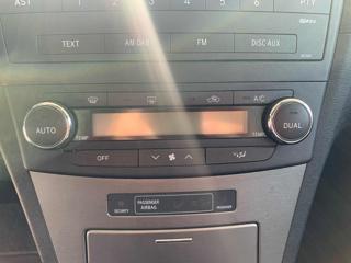 TOYOTA Avensis usata, con Isofix