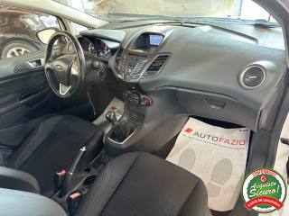 FORD Fiesta usata, con USB