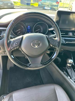 TOYOTA C-HR usata, con Sistema di navigazione
