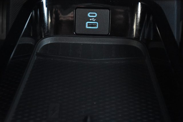 FORD Mustang Mach-E usata, con Servosterzo