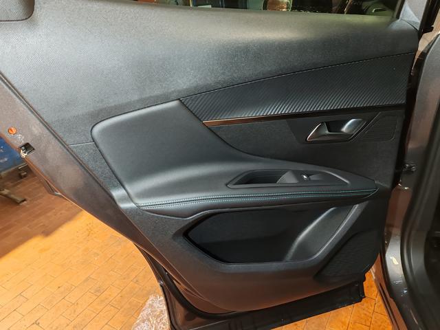 PEUGEOT 3008 usata, con USB