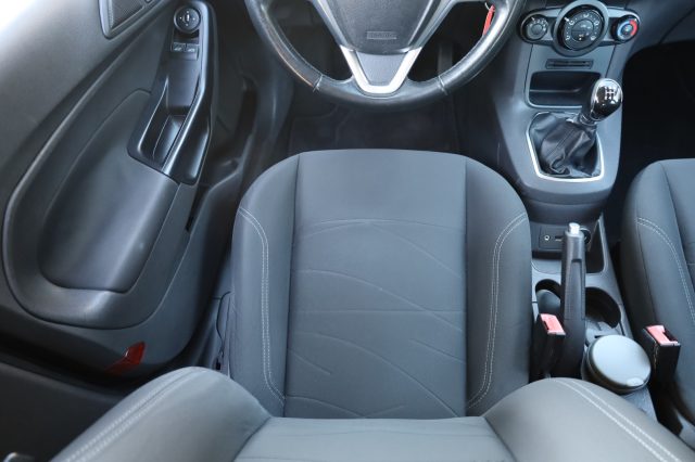 FORD Fiesta usata, con Sound system