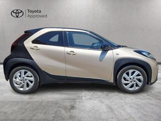 TOYOTA Aygo X usata, con Autoradio