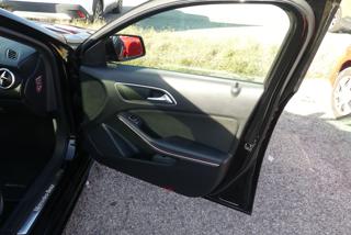 MERCEDES-BENZ A 200 usata, con Sedile posteriore sdoppiato