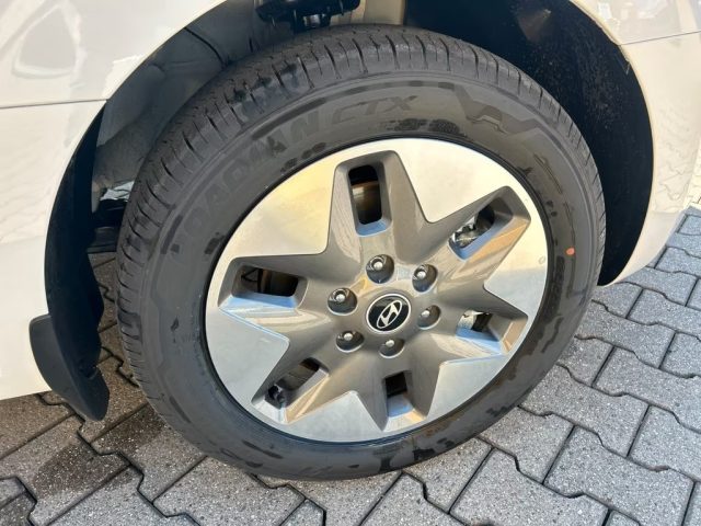 HYUNDAI Staria usata, con Autoradio digitale