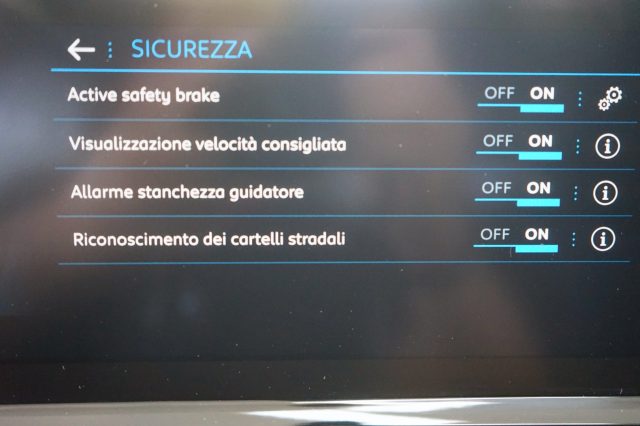 PEUGEOT 3008 usata, con Fari LED