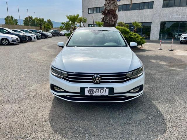 VOLKSWAGEN Passat Variant usata, con Airbag