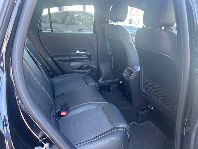 MERCEDES-BENZ GLA 200 usata, con Climatizzatore