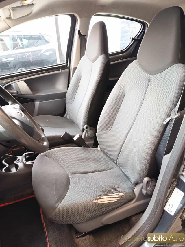 TOYOTA Aygo usata 12