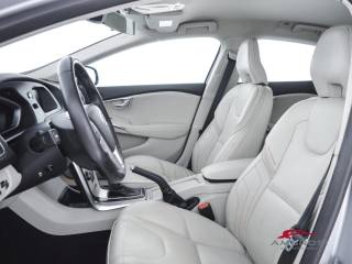 VOLVO V40 Cross Country usata 8