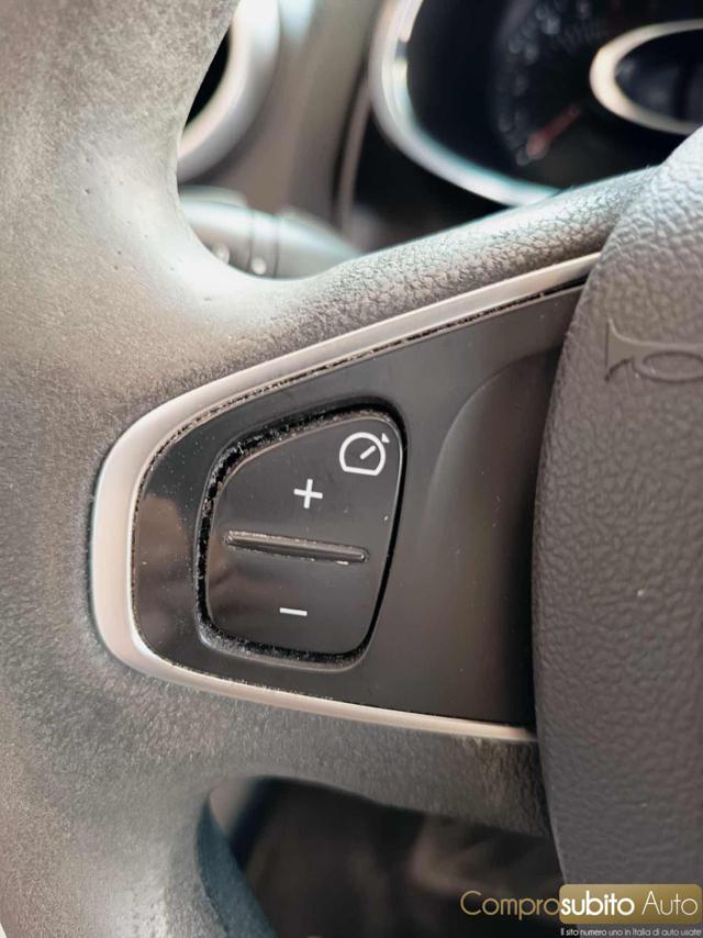 RENAULT Clio usata, con Sistema di navigazione