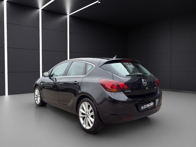 OPEL Astra usata, con Airbag laterali