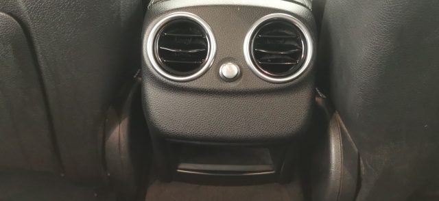 MERCEDES-BENZ C 200 usata, con Climatizzatore automatico, 2 zone