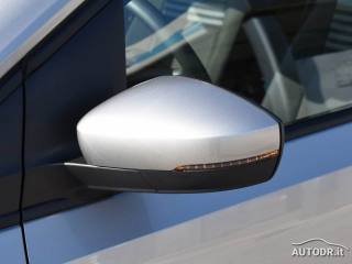 VOLKSWAGEN up! usata, con Autoradio digitale