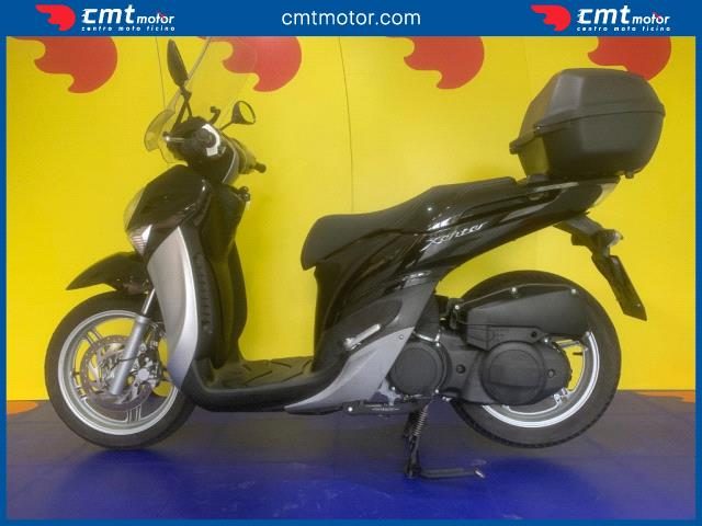 YAMAHA Xenter 150 usata 2