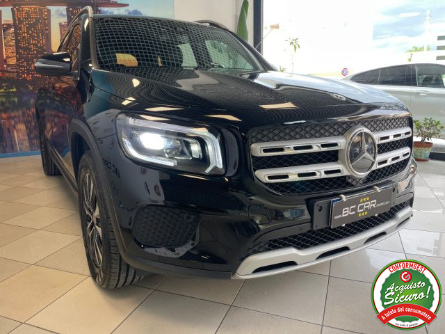 MERCEDES-BENZ GLB 180 usata, con Fari LED