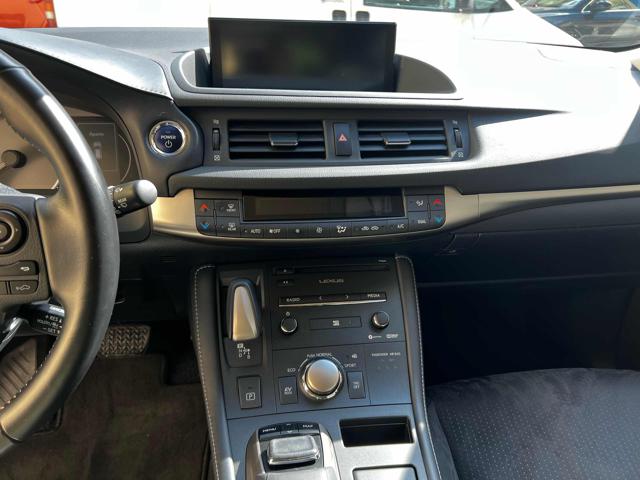 LEXUS CT 200h usata, con Cruise Control