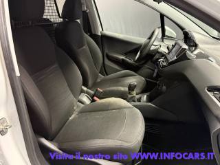 PEUGEOT 208 usata, con Autoradio