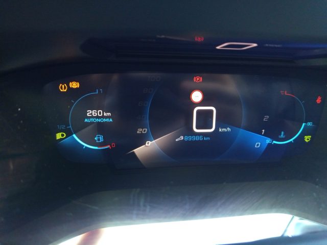 PEUGEOT 2008 usata, con Sensori di parcheggio posteriori