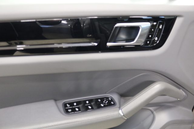PORSCHE Cayenne usata 16