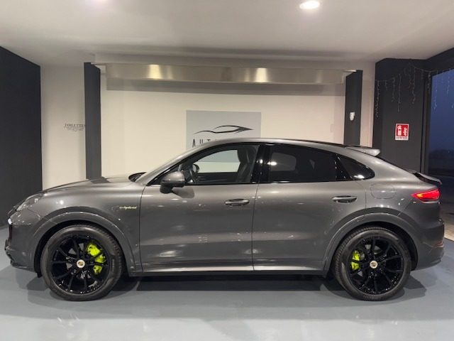 PORSCHE Cayenne usata, con Autoradio