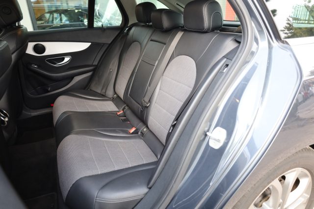 MERCEDES-BENZ C 200 usata, con Specchietto retrovisore con funzione antiabbagliamento