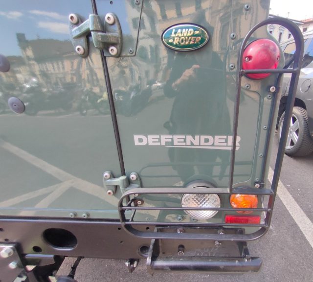 LAND ROVER Defender usata 24