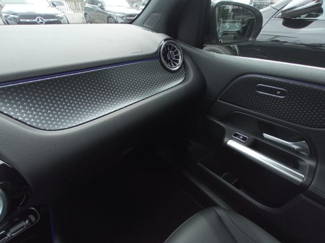 MERCEDES-BENZ B 180 usata, con Servosterzo