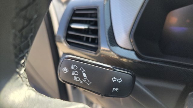 VOLKSWAGEN T-Cross usata, con Volante in pelle