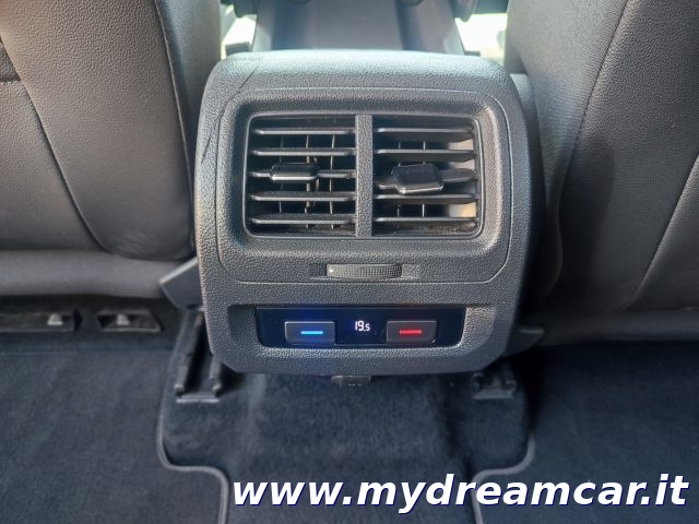 VOLKSWAGEN Touran usata 23