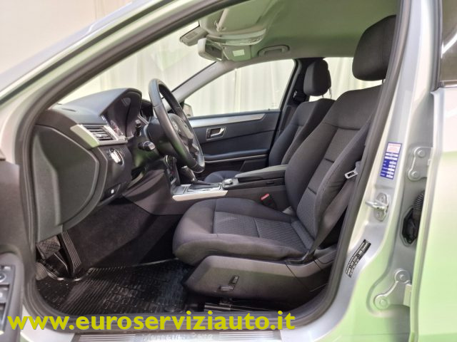 MERCEDES-BENZ E 220 usata, con Sensori di parcheggio anteriori