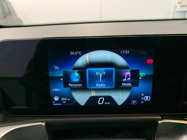 MERCEDES-BENZ GLB 180 usata, con Sensori di parcheggio posteriori