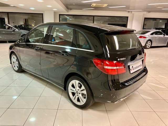 MERCEDES-BENZ B 180 usata, con Autoradio