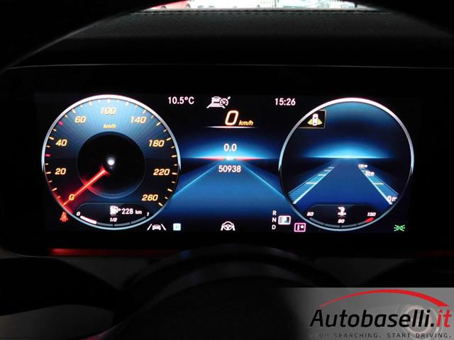 MERCEDES-BENZ E 220 usata, con Luci diurne