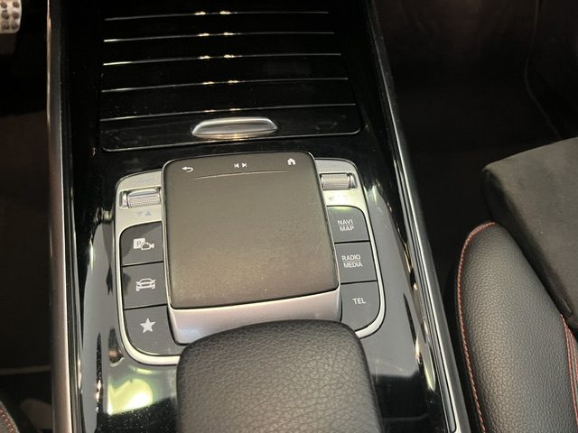 MERCEDES-BENZ B 180 usata, con Sistema di navigazione