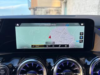 MERCEDES-BENZ GLA 200 usata, con Park Distance Control