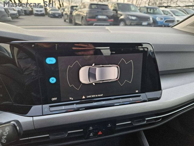 VOLKSWAGEN Golf usata, con USB