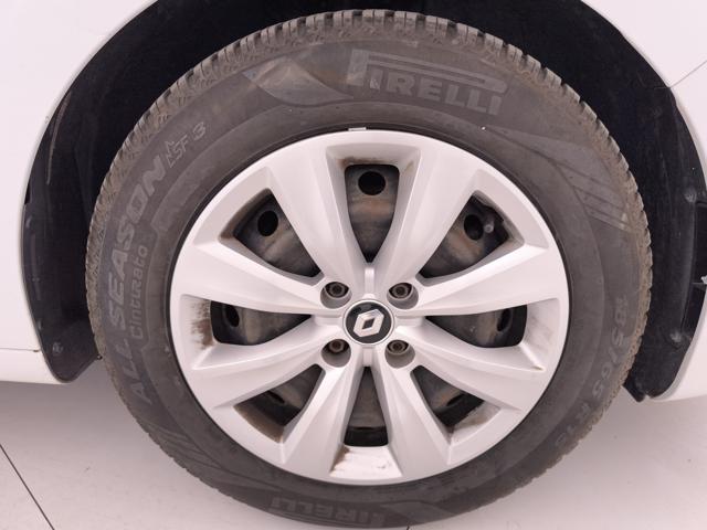 RENAULT Clio usata, con Luci diurne