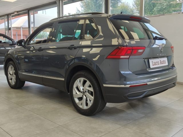 VOLKSWAGEN Tiguan usata, con Autoradio