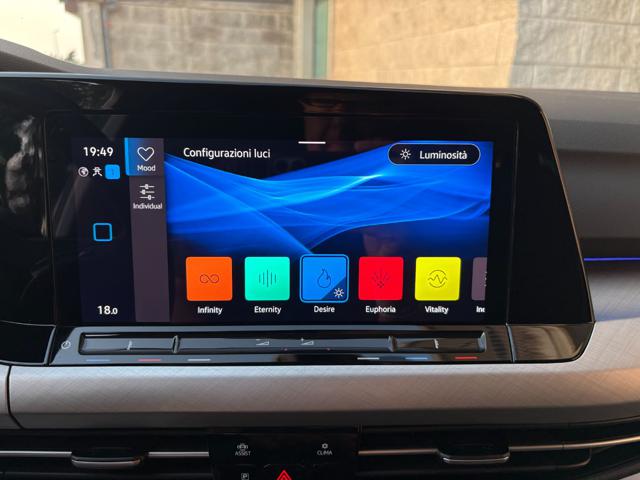 VOLKSWAGEN Golf usata, con Luci diurne LED