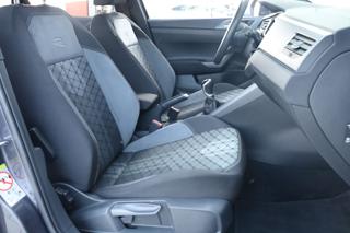 VOLKSWAGEN Taigo usata, con Luci diurne