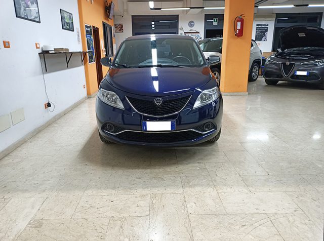 LANCIA Ypsilon usata, con Airbag
