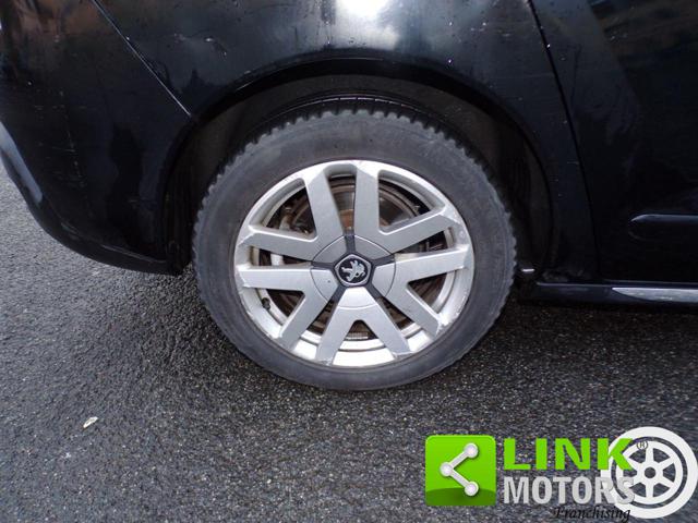PEUGEOT 3008 usata, con Leve al volante